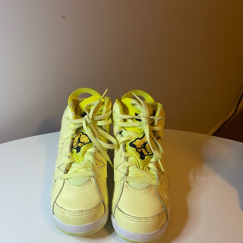 Youth Jordan 6 Retro Dynamic Floral